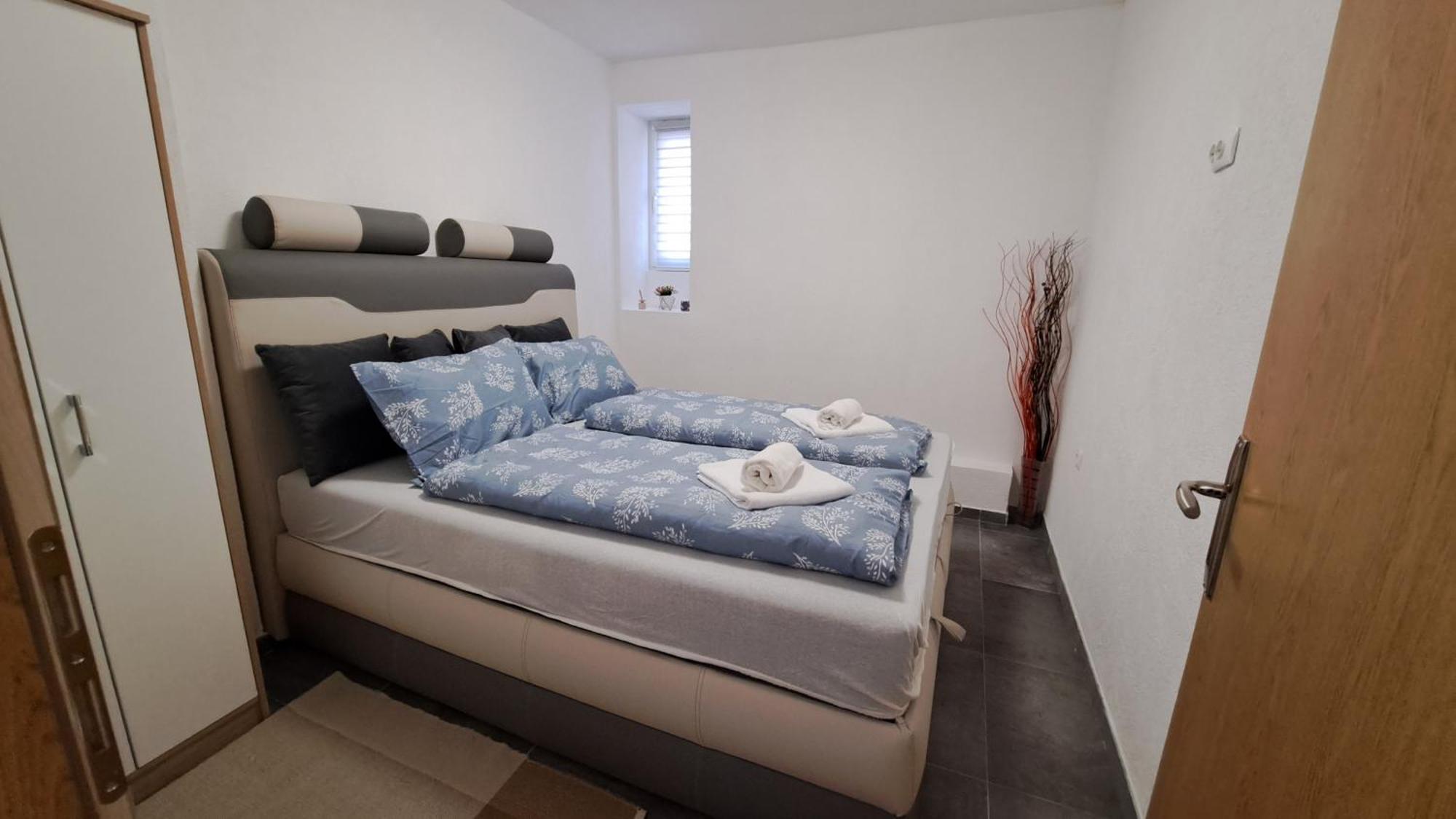 Elita Prenociste Bihać Quarto foto